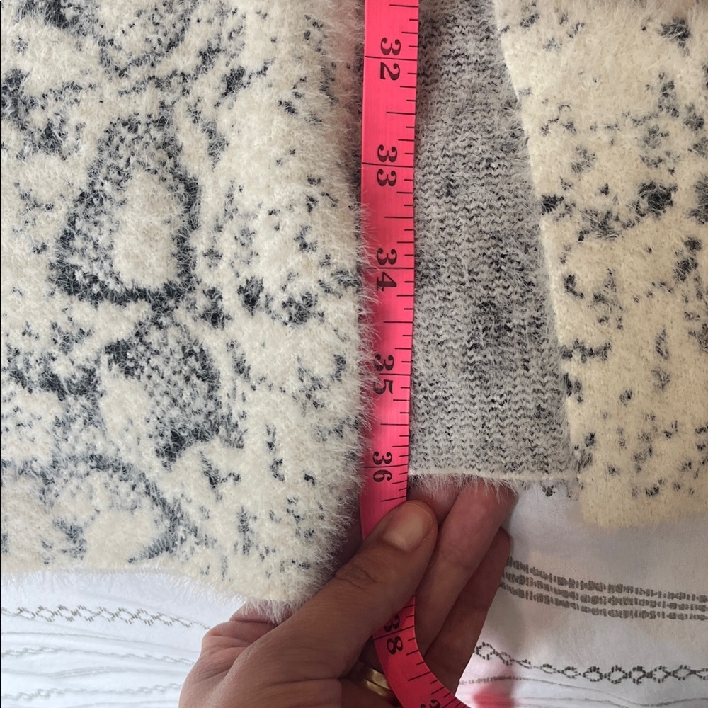 Lovestitch Black and White Snake Patterned Open Cardigan - Picture 7 of 11